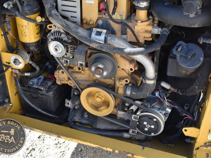 2017-caterpillar-259d-image-40