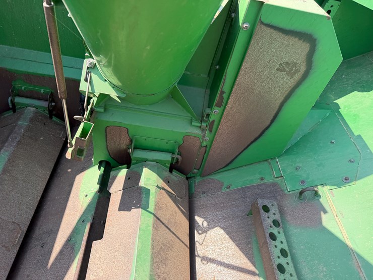 2014-john-deere-s670-image-149