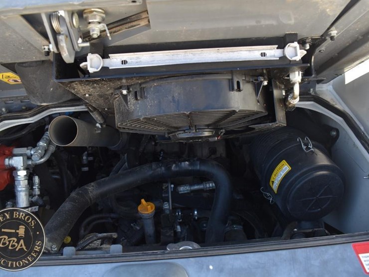 2020-takeuchi-tl8r2-image-33