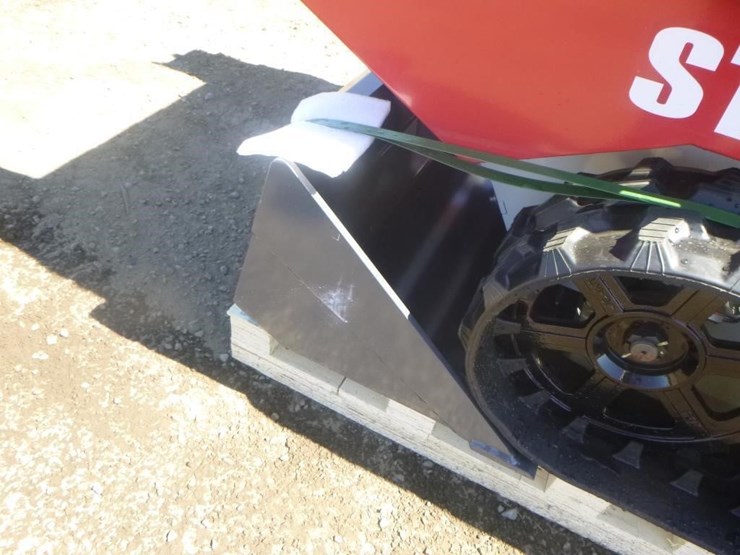 battler-st28h-6-skid-steer-track-loader-image-9