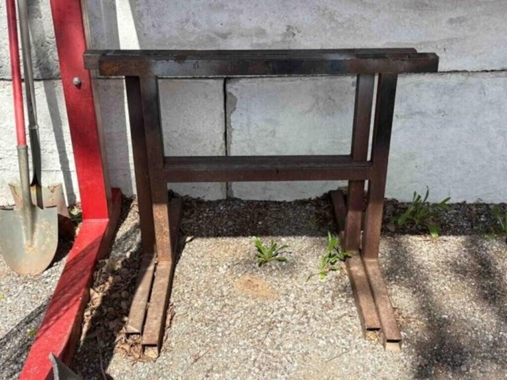 2---metal-saw-horse-image-1