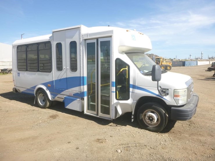 2014-ford-e450-image-2