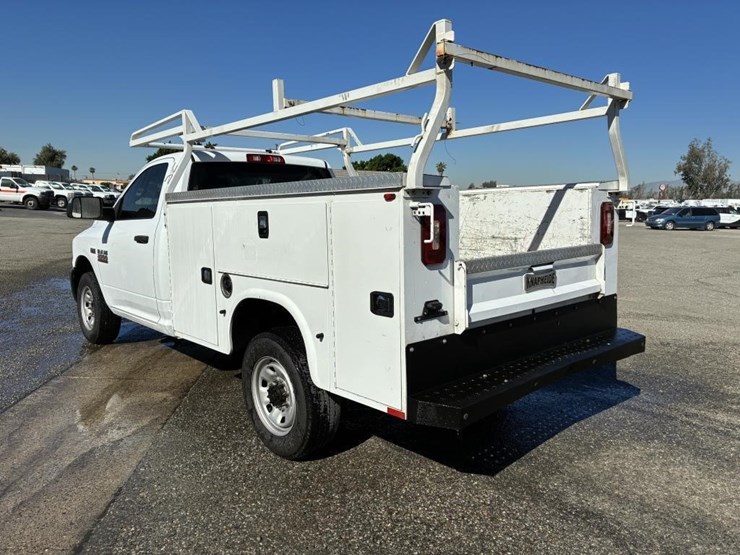 2016-ram-2500-hd-image-3