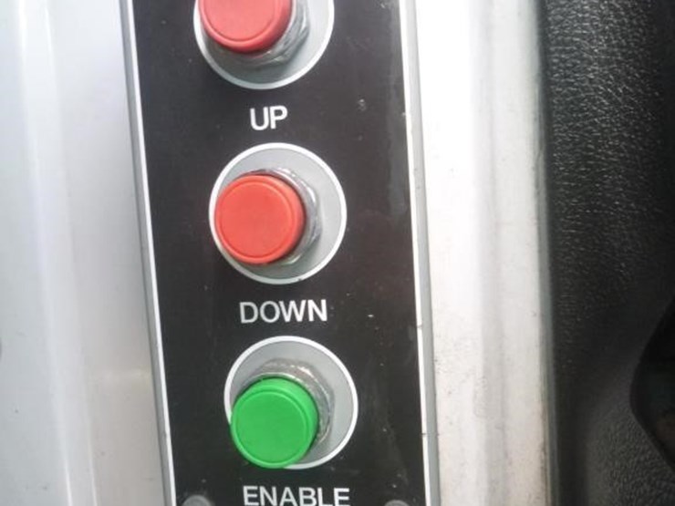 2012-ford-f650-image-8