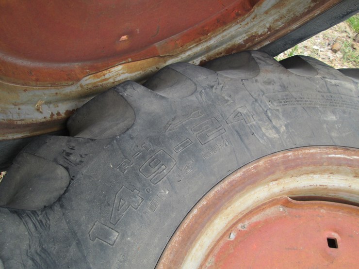 #37297-•-lot-of-(2)-14.9-24-tractor-tires-image-5