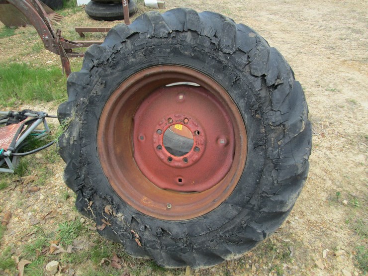 #37297-•-lot-of-(2)-14.9-24-tractor-tires-image-3