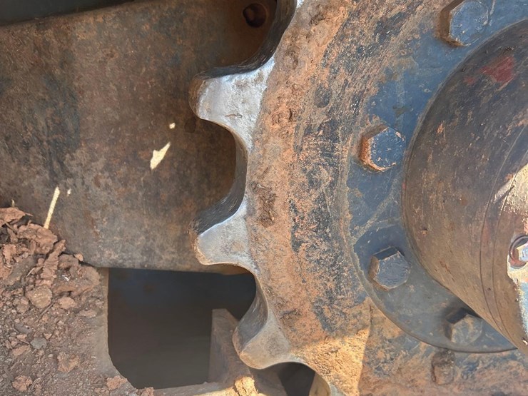 2014-takeuchi-tl8-image-6