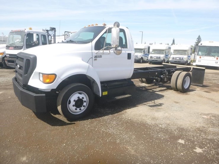 2012-ford-f650-image-1