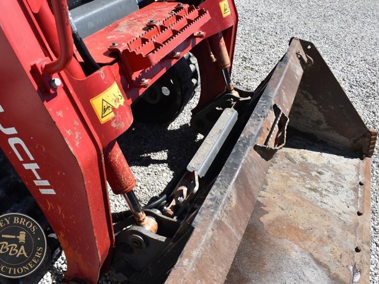 2020-takeuchi-tl8r2-image-22