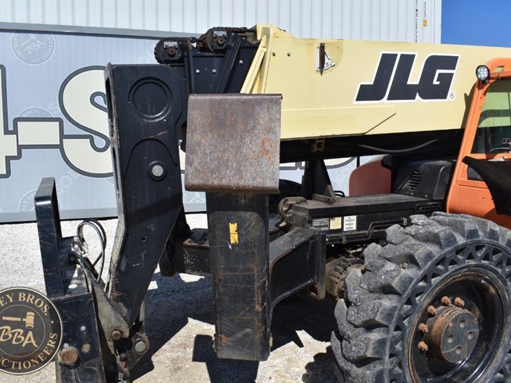 2015-jlg-g10-55a-image-31