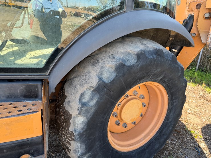 2014-case-580n-image-9