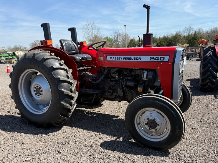 massey-ferguson-240-image-1