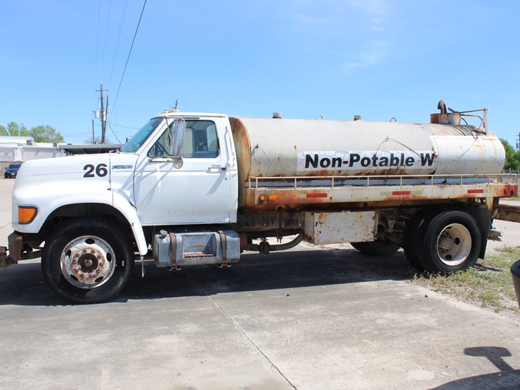 1998-ford-f700-image-1