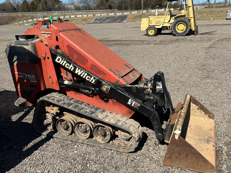ditch-witch-sk755-image-1