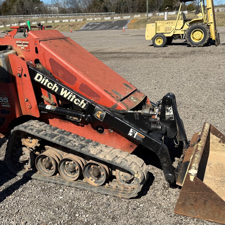 DITCH WITCH SK755