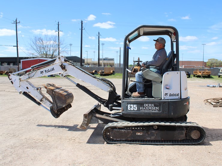 2011-bobcat-e35-image-2