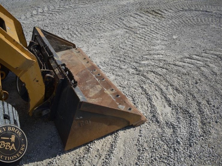 2023-caterpillar-259d3-image-16