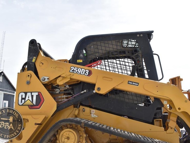 2023-caterpillar-259d3-image-54