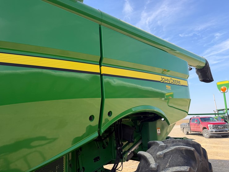 2014-john-deere-s670-image-17