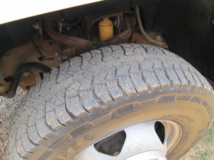 2017-chevrolet-3500hd-image-23