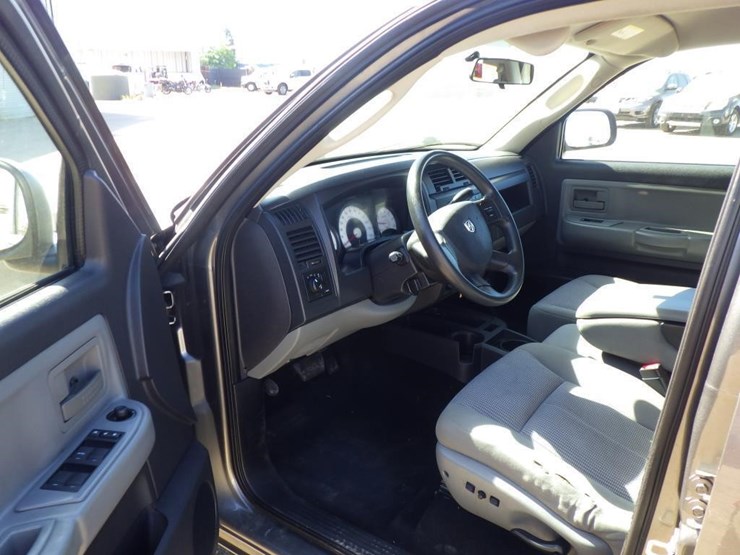 2011-dodge-dakota-image-5