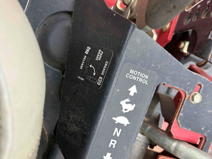 toro-6000-series-master-zero-turn-mower-image-7