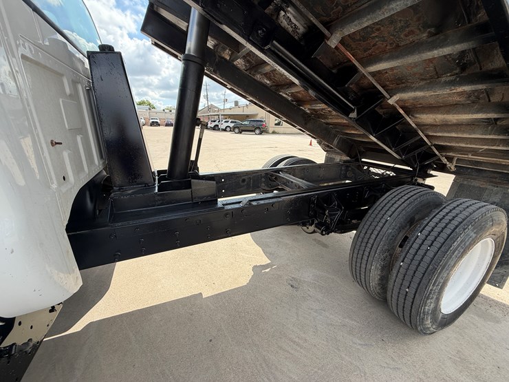 2006-ford-f650-image-9