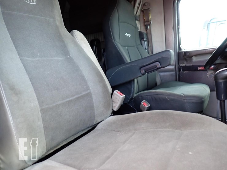 2006-kenworth-w900l-image-12