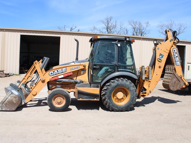 2014-case-580n-image-1