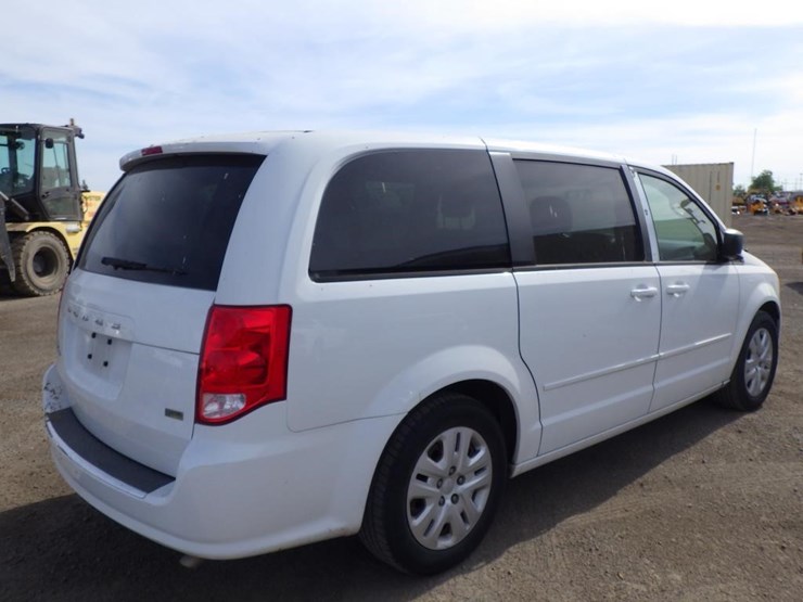 2015-dodge-grand-caravan-image-3