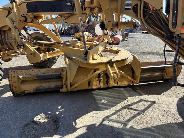 2003-caterpillar-143h-image-8