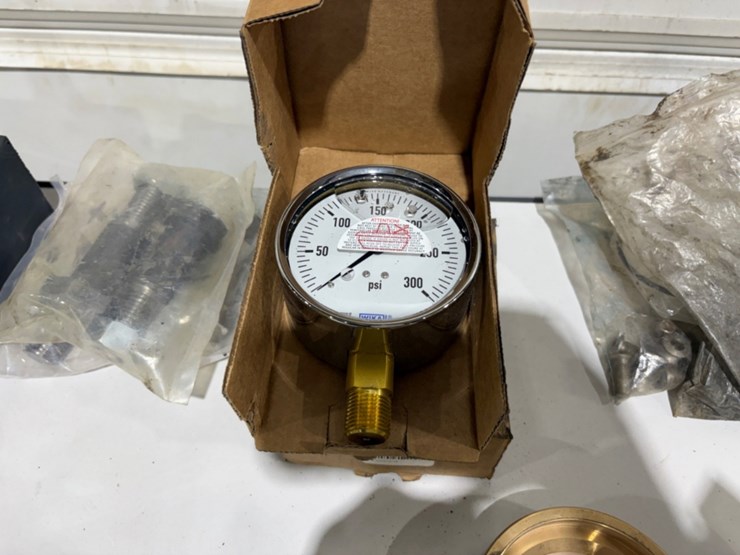 shelving-unit-w/-(unused)-xk-90-&-logan-swivel-parts,-stabbing-guides,-kelly-valve-kits,-guages,-etc-image-5