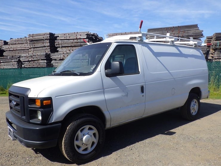 2008-ford-cargo-image-1