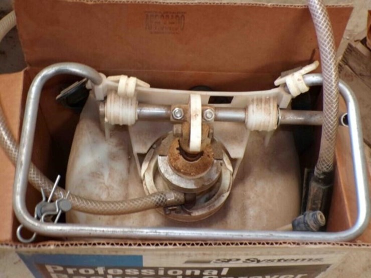 pumps-up-sprayer-image-3