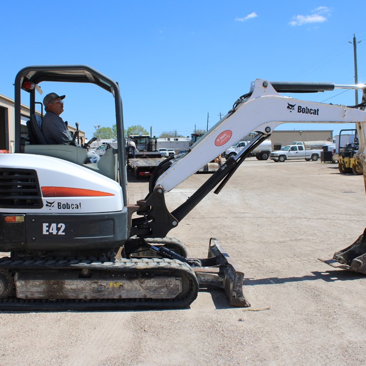 2018 BOBCAT E42