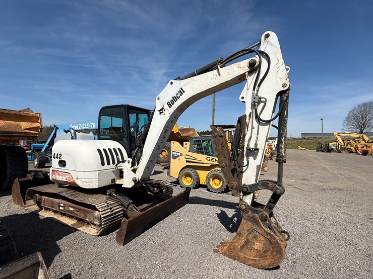 bobcat-442-image-1