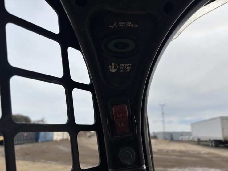 2021-bobcat-t450-image-28