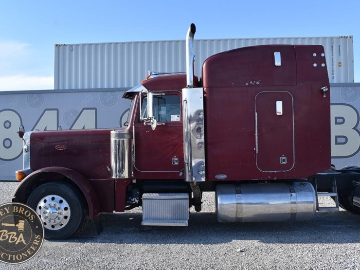 2004-peterbilt-379-image-5
