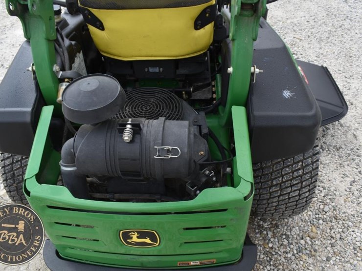 2013-john-deere-z925m-image-11