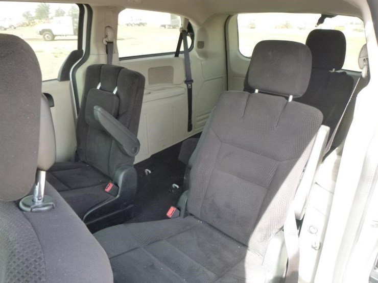 2014-dodge-grand-caravan-image-9