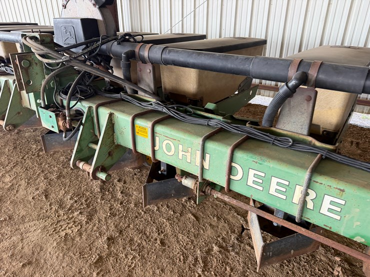 john-deere-7300-image-29