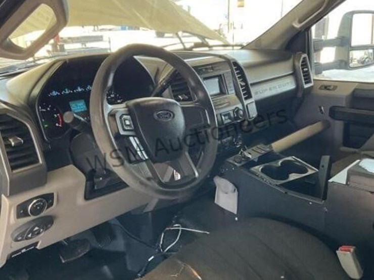 2017-ford-f550-image-24