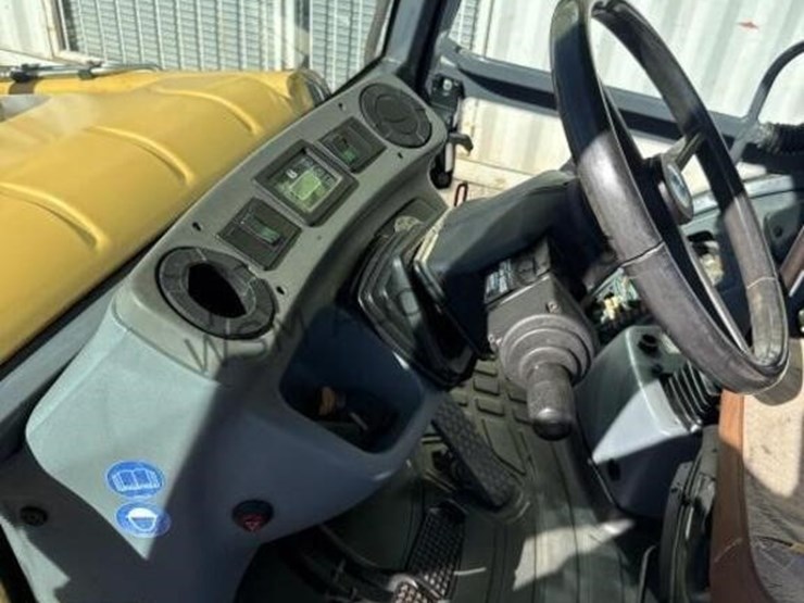 new-holland-lb115-image-43