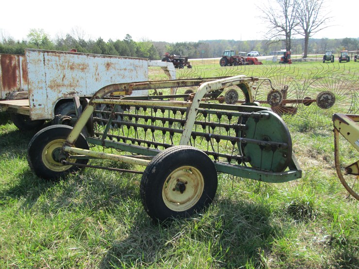 john-deere-10-image-3