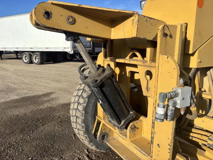 2006-caterpillar-143h-motor-grader-image-17