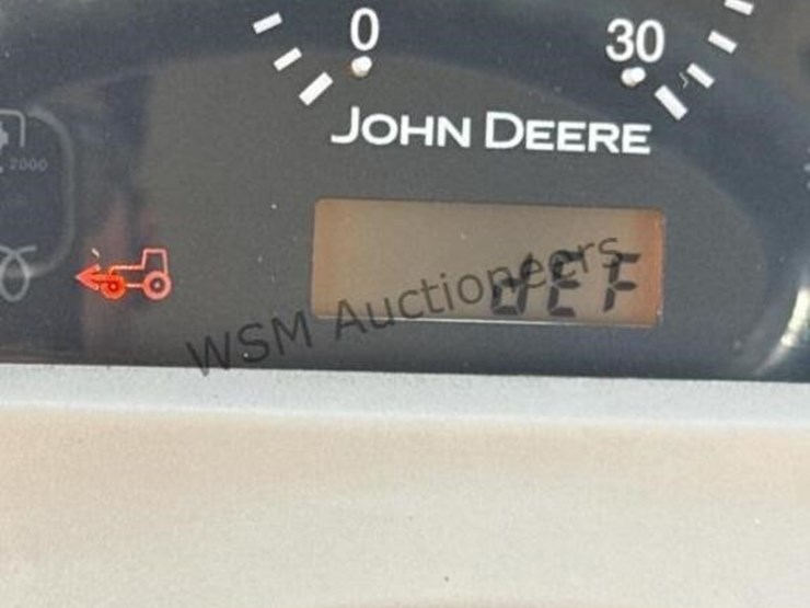 john-deere-3320-image-25