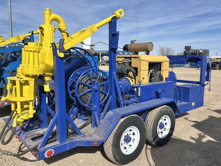 2004-evco-2.5-85-ton-power-swivel-mtd-on-2004-evco-15-t/a-gooseneck-trailer-image-1