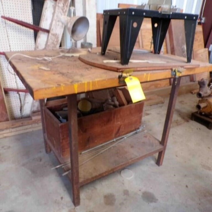 shop table with router stand