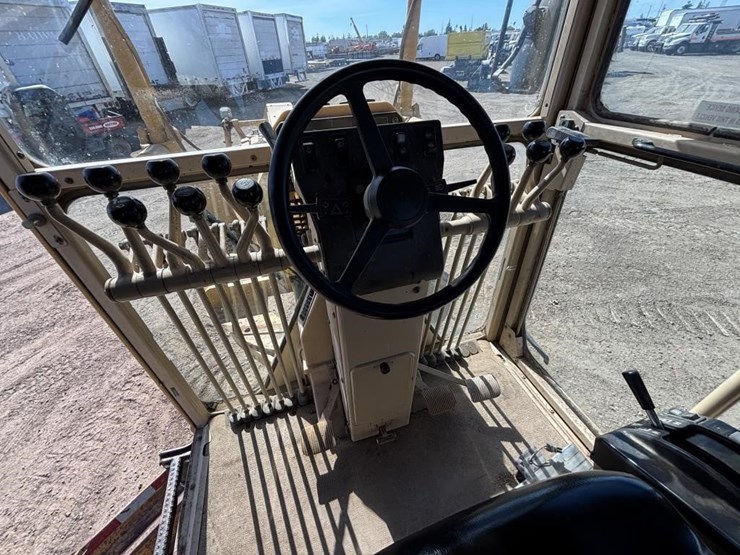 2006-caterpillar-143h-image-40