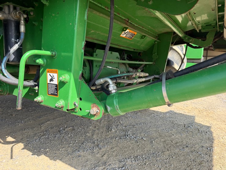 2014-john-deere-s670-image-41